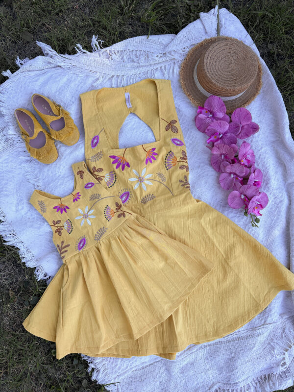 Vestido Natal Amarillo Hija - Image 2