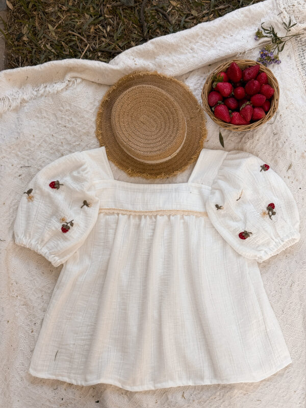Blusa Fresas Mom - Image 4
