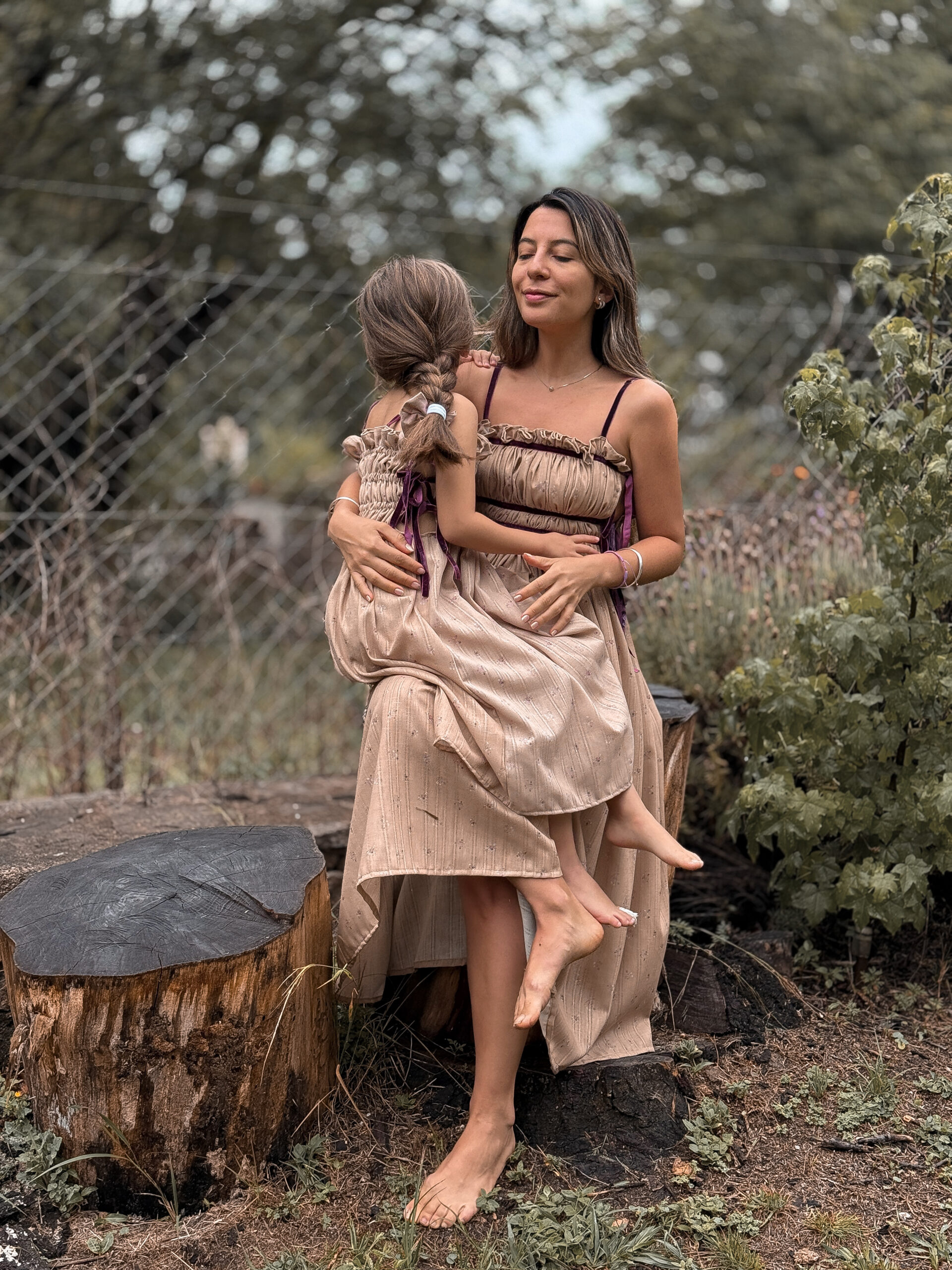 Vestido Orquídea Burgundy de Hija - Image 16