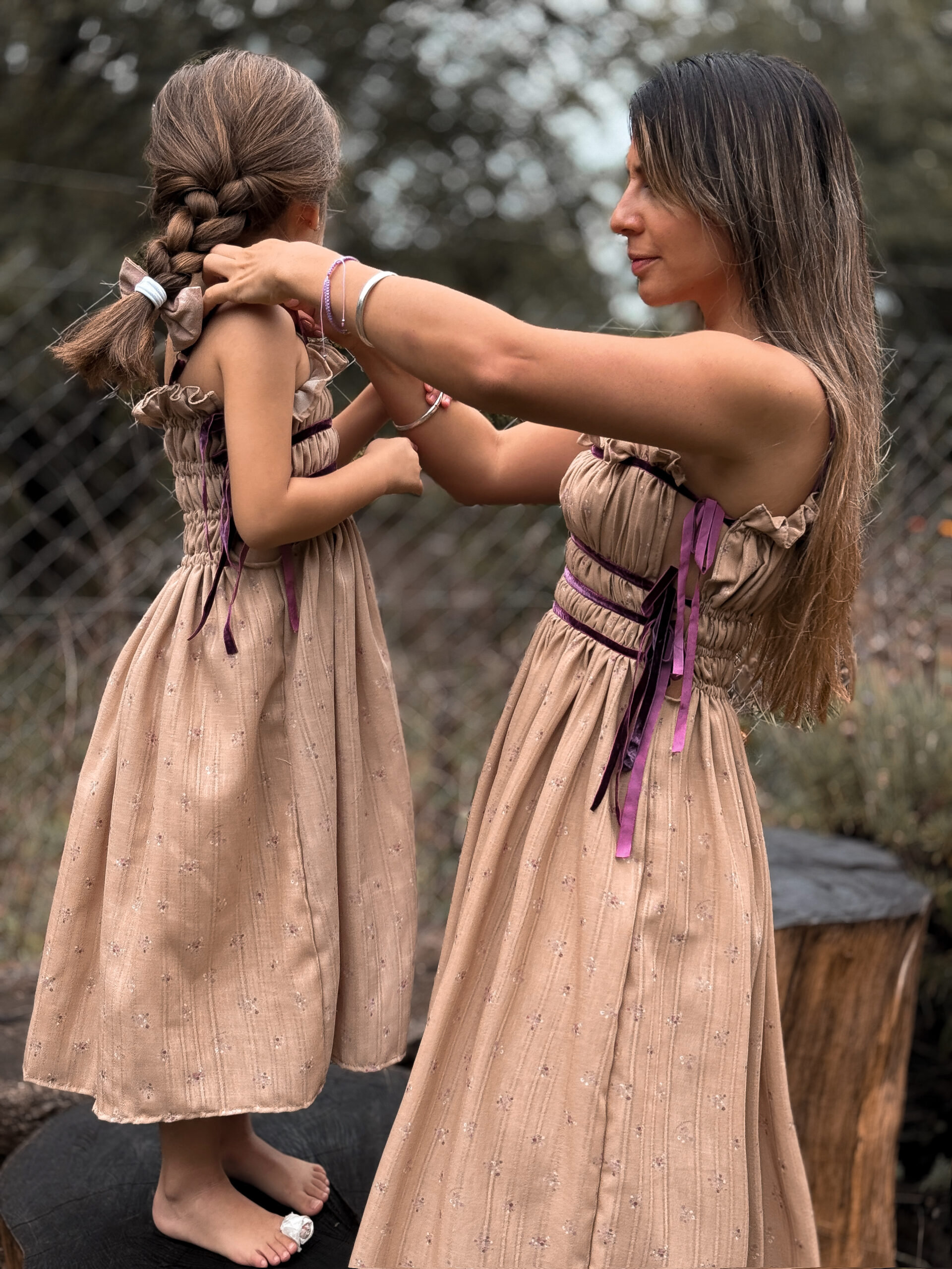 Vestido Orquídea Burgundy de Hija - Image 12